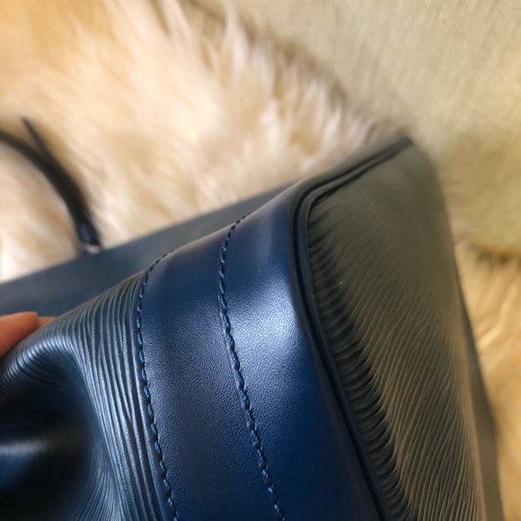 Authentic Louis Vuitton Noe in EPI Blue - Picture 9 of 16